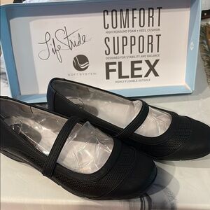 Life Stride Women's Black Flex Flats
